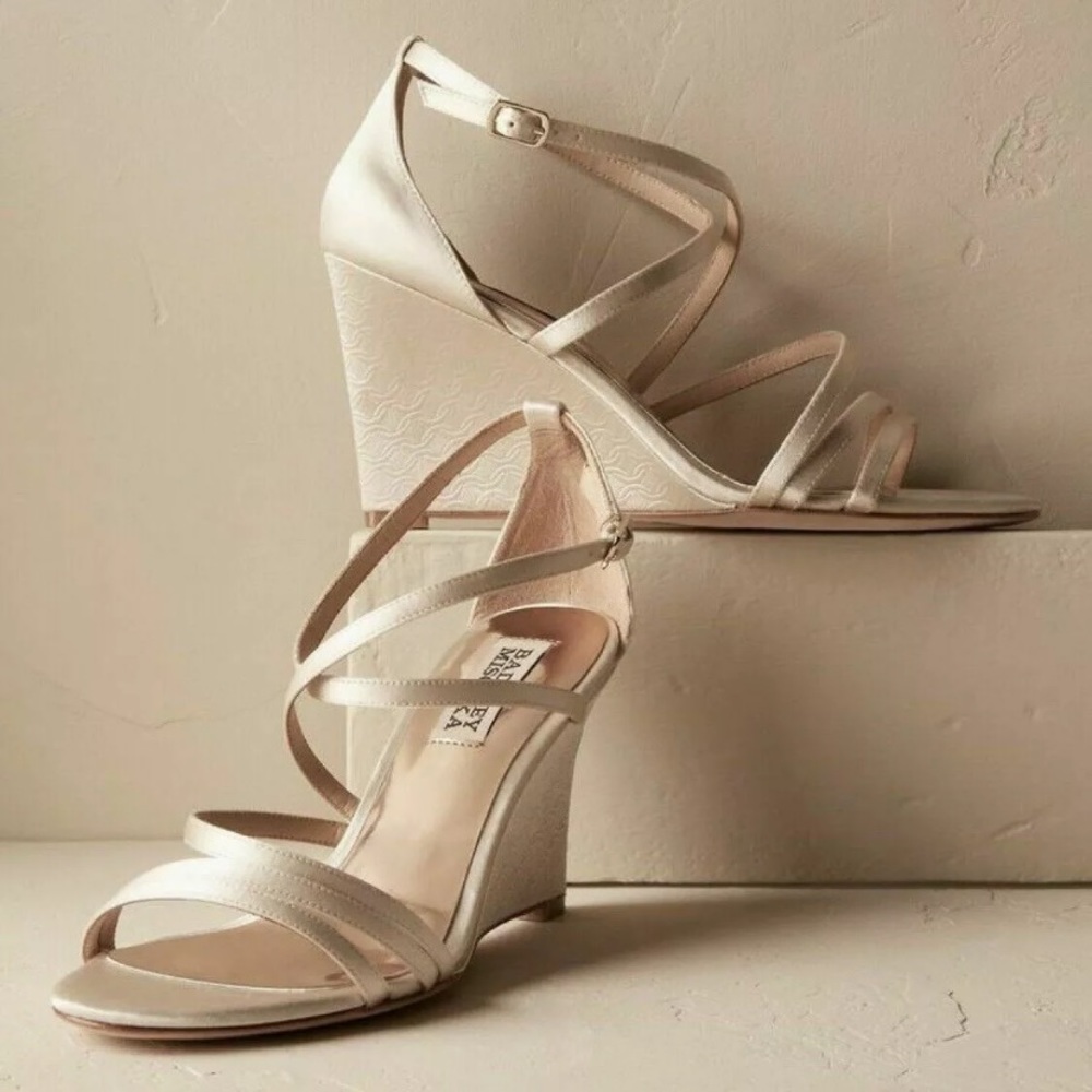 Badgley Mischka Ivory Satin Women’s Heels Sandals